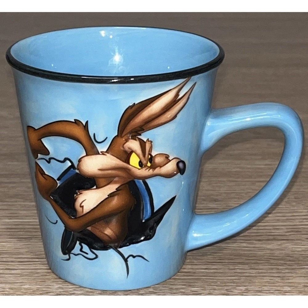 Vintage Looney Tunes WILE E COYOTE Mug Blue Embossed 3D Coffee Cup WB Xpres Rare